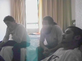 Miguel, Pedrín y Turbina viendo el fútbol